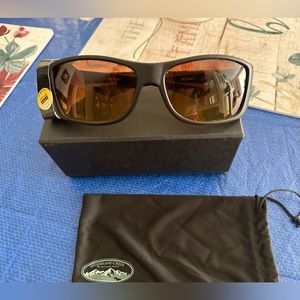 Woodland creek uv sunglasses with case good for camping etc. HD VISION
